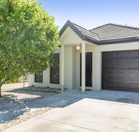 Black Lotus Townhouse - Australia Accommodation