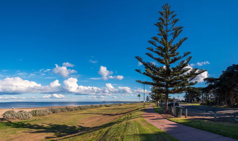 Waterfront Apt 234 Marinaquays - Australia Accommodation 32