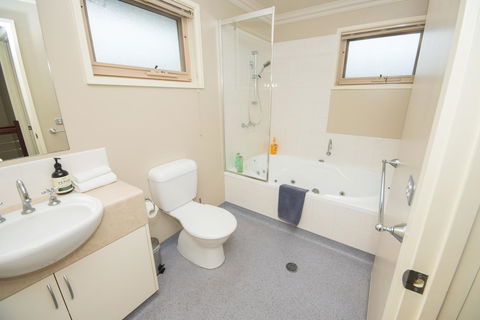 The Pitch - Australia Accommodation 21