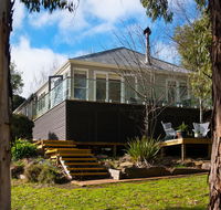 Lake Como Villa - Australia Accommodation
