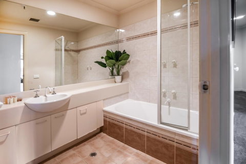 Southbank Tower Apartments - Australia Accommodation 9