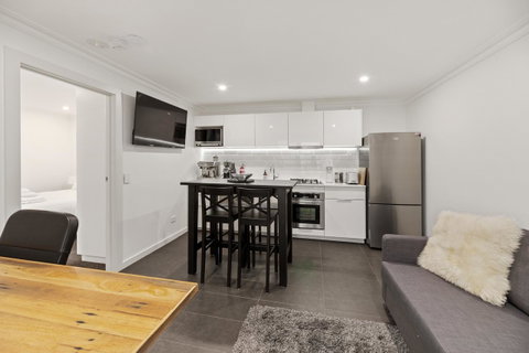 Work Sleep Live Melbourne - Australia Accommodation 9