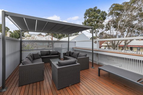 Work Sleep Live Melbourne - Australia Accommodation 12