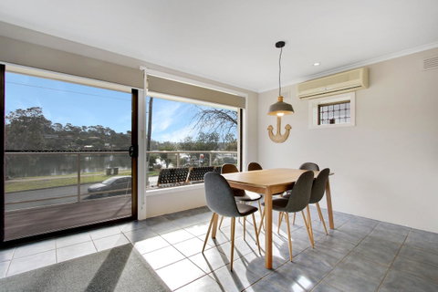 Hybiscus Waterfront Apartments - Australia Accommodation 4