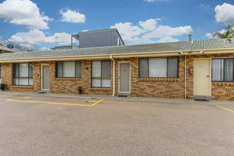 Hybiscus Waterfront Apartments - Australia Accommodation 23
