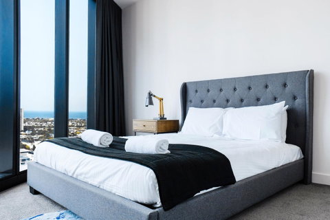 Deluxe Sea Views Apartment - Australia Accommodation 10