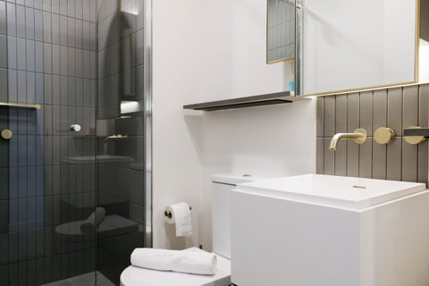 Deluxe Sea Views Apartment - Australia Accommodation 15