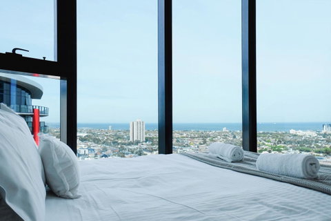 Deluxe Sea Views Apartment - Australia Accommodation 18
