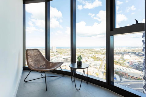 Deluxe Sea Views Apartment - Australia Accommodation 4