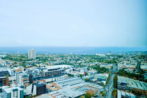 Deluxe Sea Views Apartment - Australia Accommodation 11