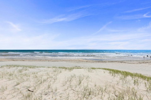 Coloured Sands - Rainbow Beach Resort - 5 Mins To Beach - Australia Accommodation 24