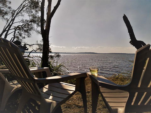 Lake Weyba Noosa Lodge & Kangaroos - Australia Accommodation 3