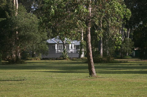 Lake Weyba Noosa Lodge & Kangaroos - Australia Accommodation 30