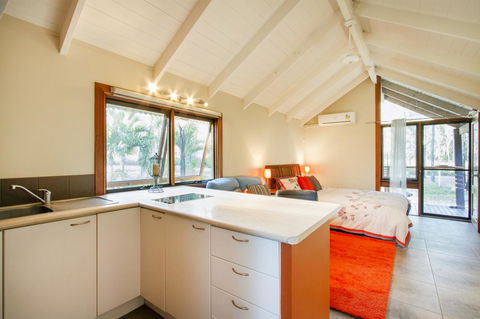 Airlie Beach Eco Cabins - Adults Only - Australia Accommodation 12