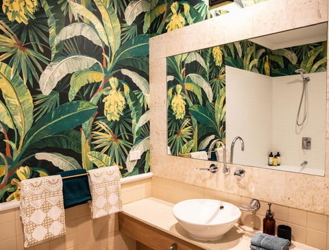 NOMAD - Luxe Apartment - Australia Accommodation 12