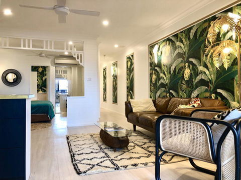 NOMAD - Luxe Apartment - Australia Accommodation 24