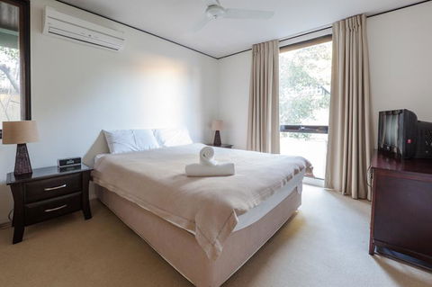 The Hastings Beach Houses - Australia Accommodation 14