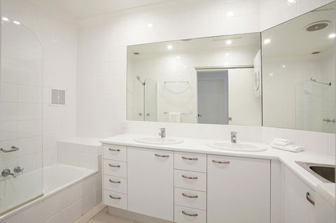 Noosa Shores Resort - Australia Accommodation 1