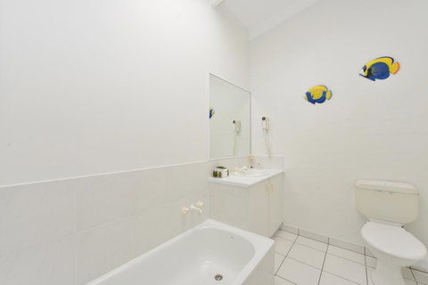 Seascape Holidays At Beachfront Terraces - Australia Accommodation 8