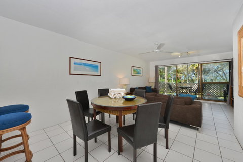 Seascape Holidays At Beachfront Terraces - Australia Accommodation 9