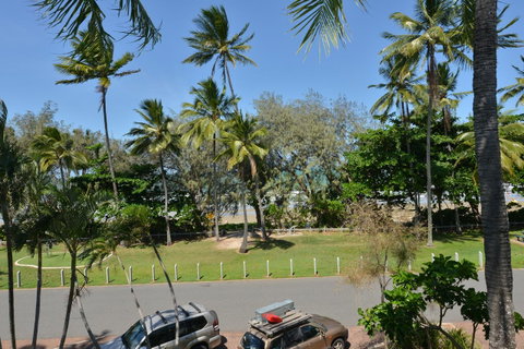 Seascape Holidays At Beachfront Terraces - Australia Accommodation 27