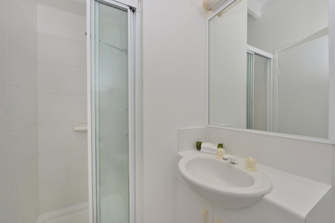 Seascape Holidays At Beachfront Terraces - Australia Accommodation 7