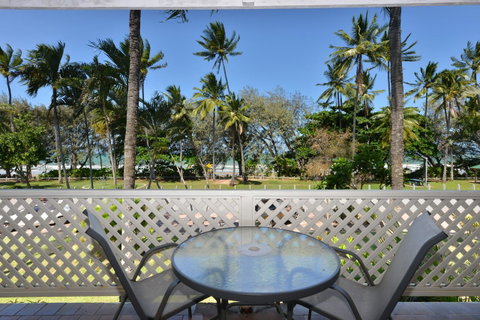 Seascape Holidays At Beachfront Terraces - Australia Accommodation 2