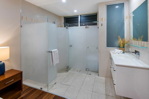 Beach Lodges - Australia Accommodation 42