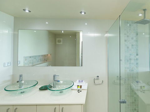 Beach Lodges - Australia Accommodation 8