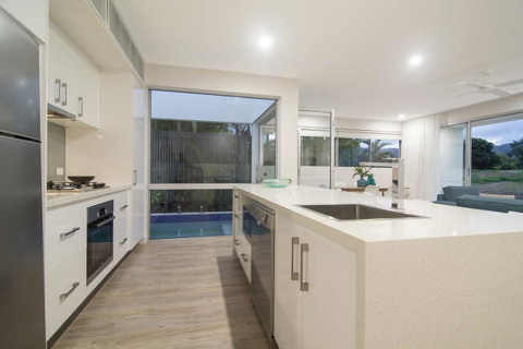 Pool Resort Port Douglas - Australia Accommodation 40