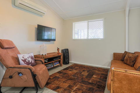 Bed & Breakfast 1 Bedroom Guest House - Australia Accommodation 24