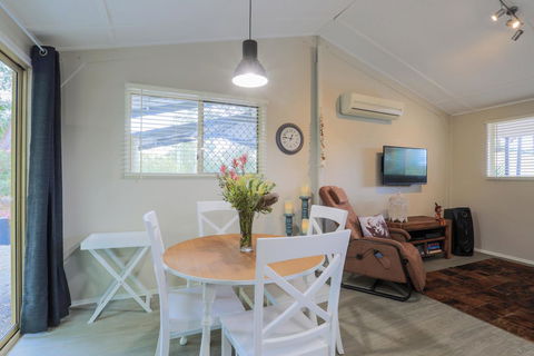Bed & Breakfast 1 Bedroom Guest House - Australia Accommodation 23
