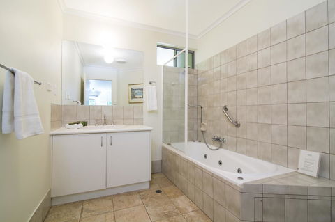 The Port Douglas Queenslander - Australia Accommodation 13
