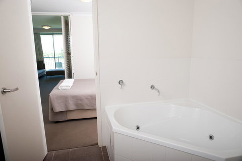 The Point Resort - Australia Accommodation 3