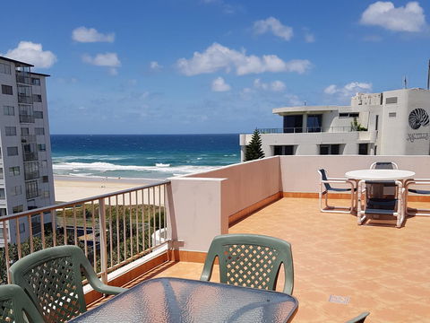 Surfers Chalet - Australia Accommodation 37