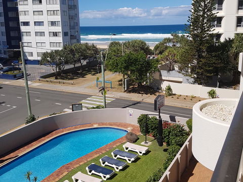 Surfers Chalet - Australia Accommodation 14