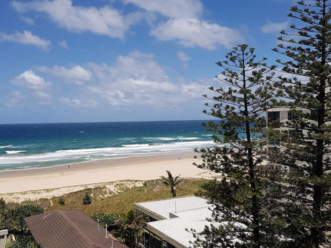 Surfers Chalet - Australia Accommodation 35