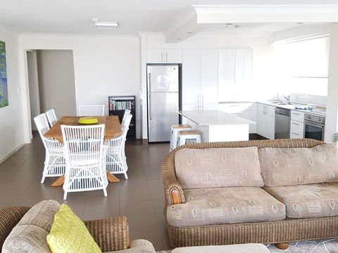 Surfers Chalet - Australia Accommodation 33
