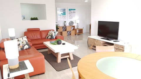 Surfers Chalet - Australia Accommodation 16