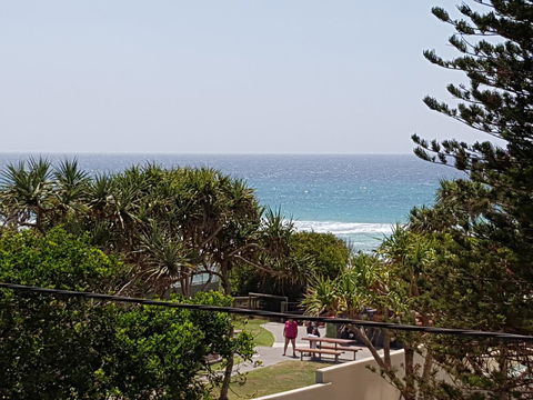 Surfers Chalet - Australia Accommodation 28