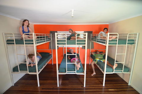 Backpackers In Paradise 18-35 Hostel - Australia Accommodation 21