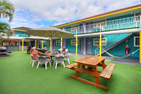 Backpackers In Paradise 18-35 Hostel - Australia Accommodation 2