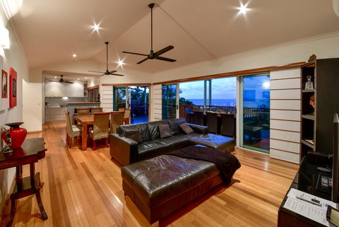 Bella Vista On Nara Pets Welcome - Australia Accommodation 11