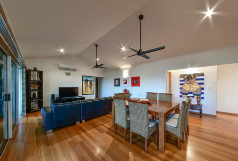 Bella Vista On Nara Pets Welcome - Australia Accommodation 9