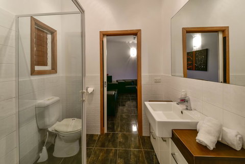 Bella Vista On Nara Pets Welcome - Australia Accommodation 24