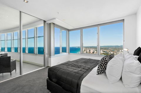 Q1 Resort & Spa - Official - Australia Accommodation 35