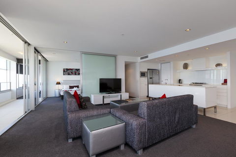 Q1 Resort & Spa - Official - Australia Accommodation 38