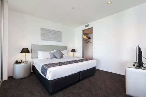 Q1 Resort & Spa - Official - Australia Accommodation 33