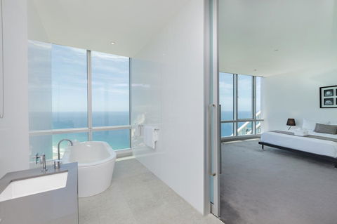 Q1 Resort & Spa - Official - Australia Accommodation 12