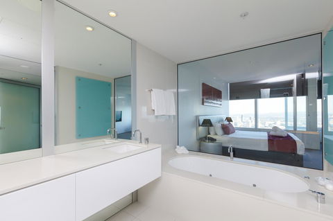 Q1 Resort & Spa - Official - Australia Accommodation 39